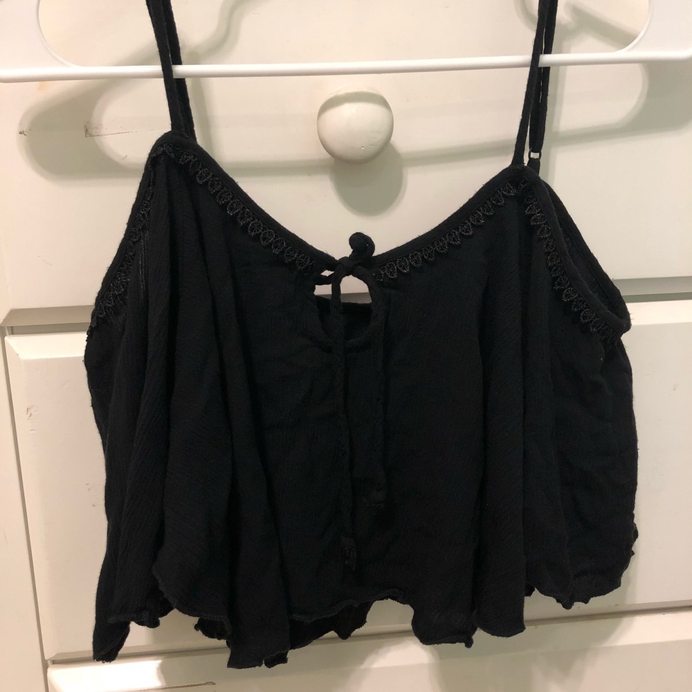 Cropped top good for warm weather,black size small